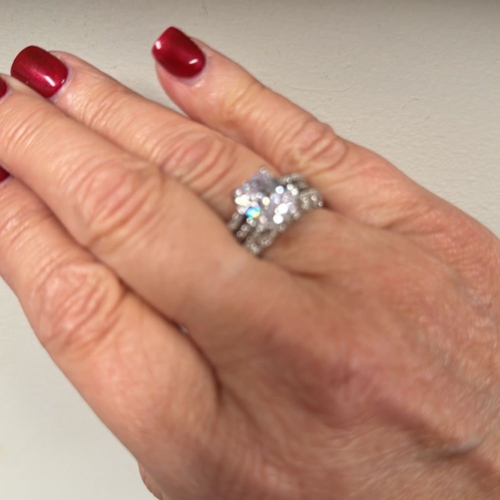NWT Jeulia Premium Artisan Sz 8.5 Engagement Wedding Ring
